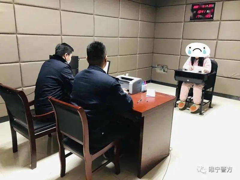 “可怜妹妹”周旋于三个家庭，拍了三套婚纱照一人饰三角儿