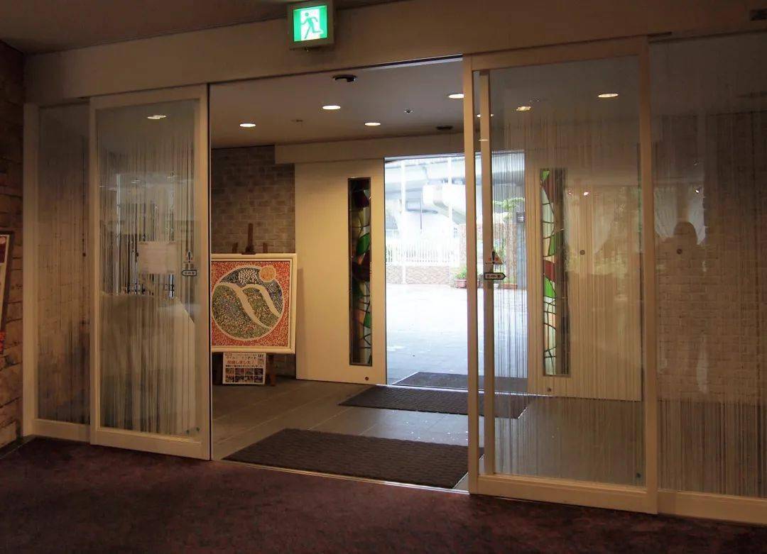 专栏| 看看国外标准对门斗设计有哪些要求_燕珉