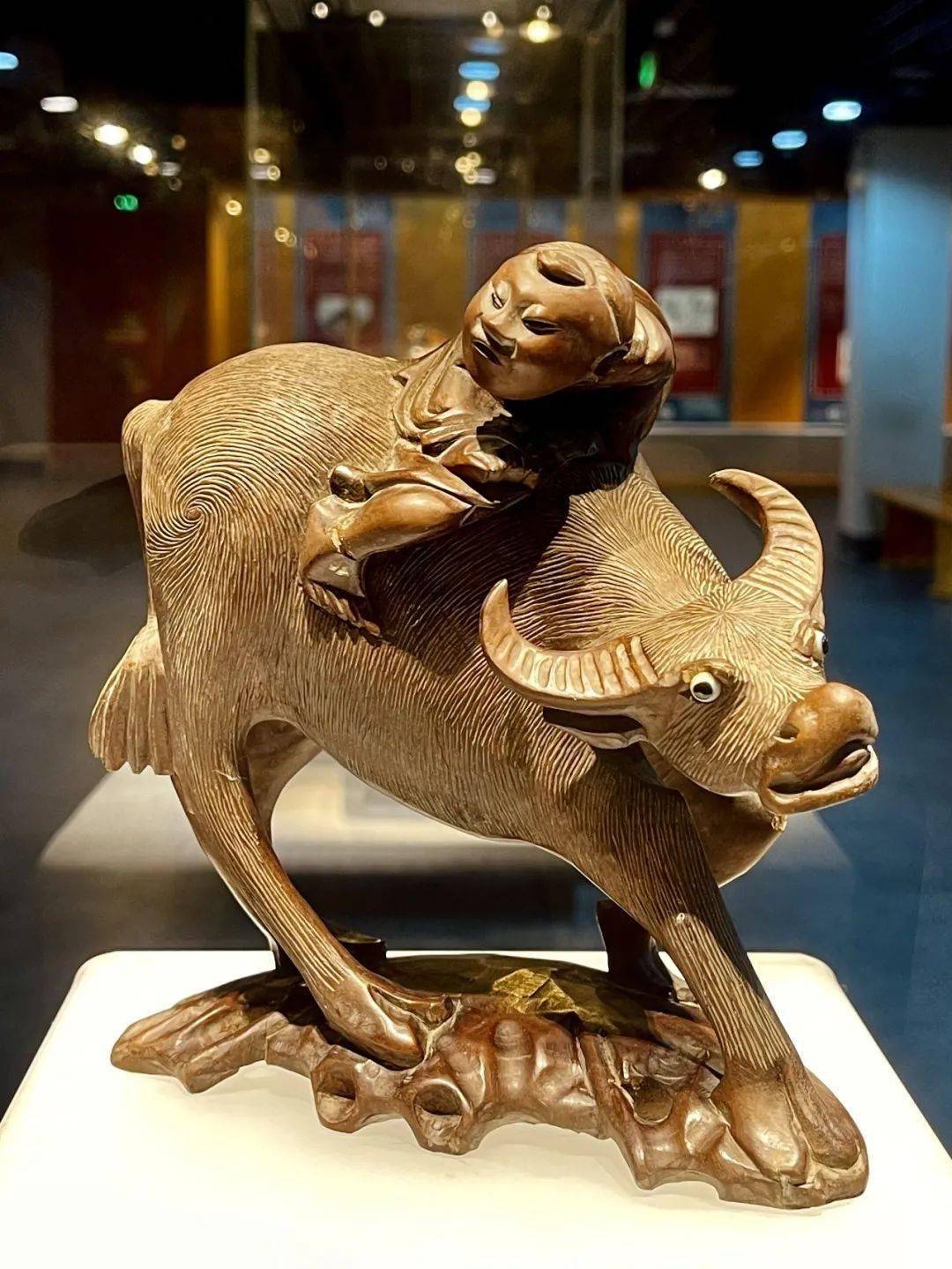 新展来啦中国牛文化百馆联展祝您新年牛气冲天
