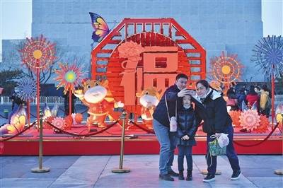 北京春节景观正式点亮 22万件装饰、600处景观小品营造节日氛围