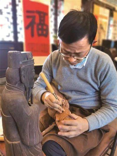 孔圣人长何模样500年松柏复刻楷木像