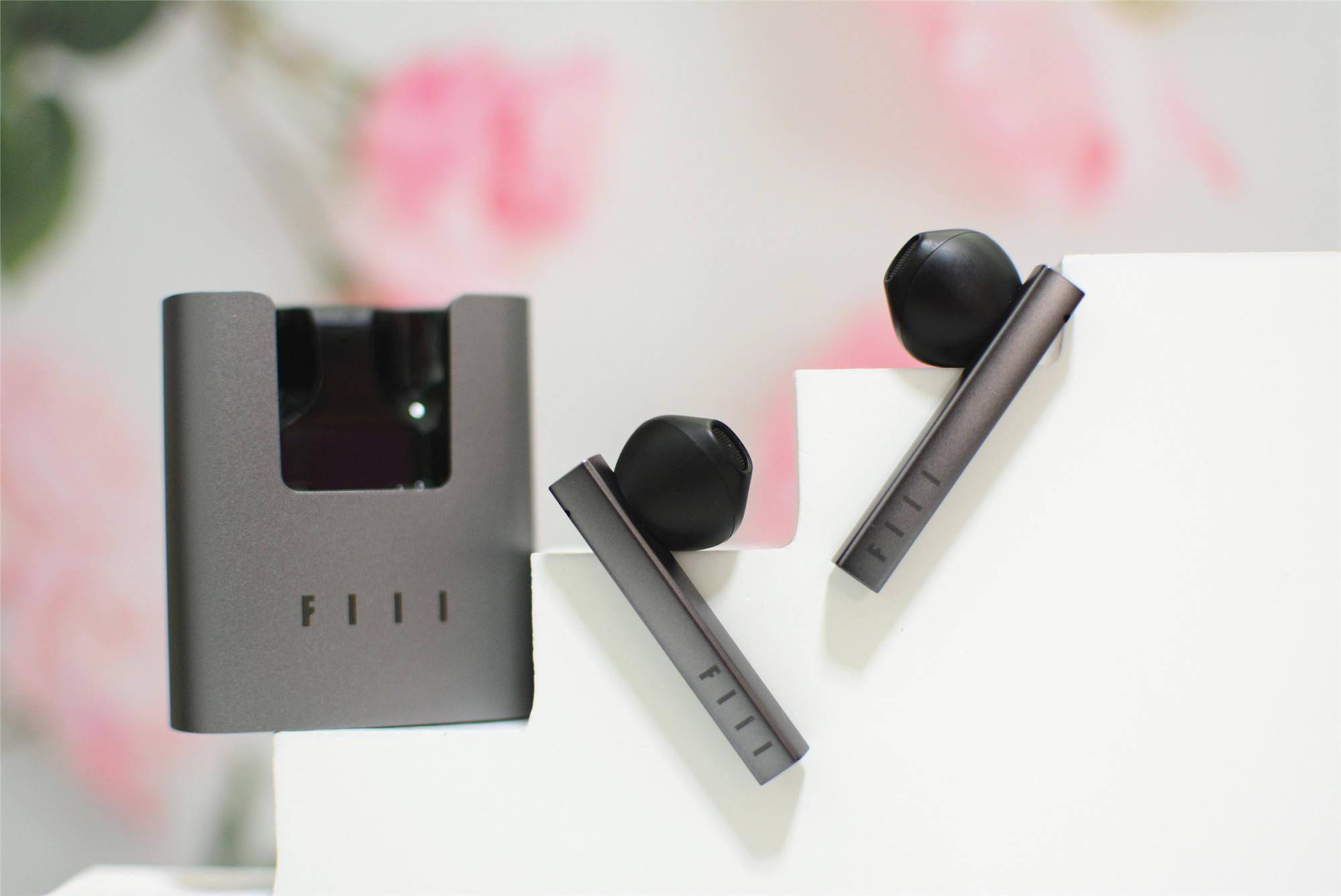 真无线蓝牙耳机新起之秀fiil cc2,不走寻常路