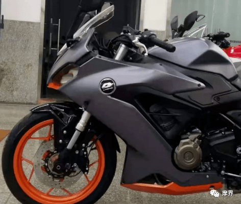 钱江qj赛350双缸跑车实车曝光