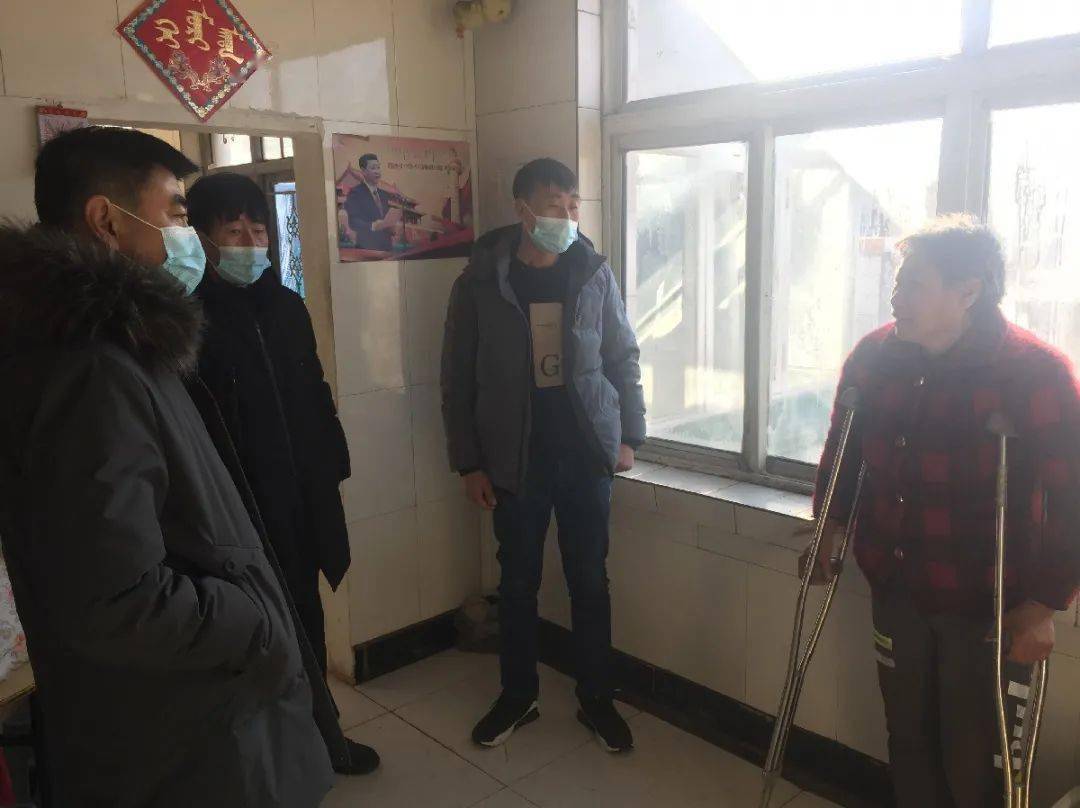 扫除贫困人口_贫困山区的孩子图片(2)