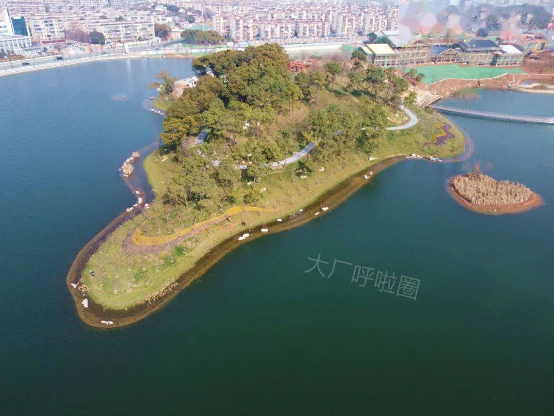 公園旁的湖濱路,鳳濱路道路已開放交通!