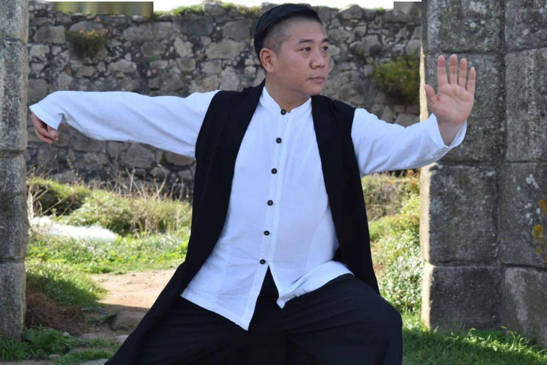 初三: 《如何有效提高太极拳比赛成绩》 李俊峰主讲上午10:00-11:00