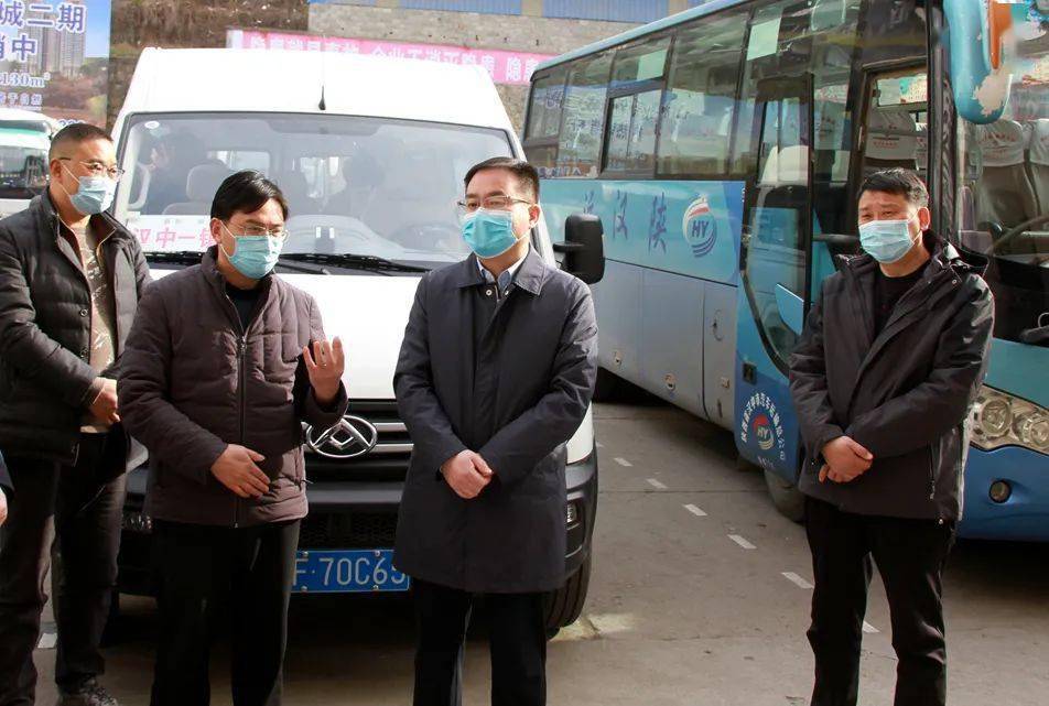 镇巴县长叶稳太督导检查节前安全生产工作