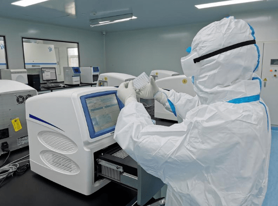 探访中西部地区规模最大的核酸检测实验室_医学检验中心