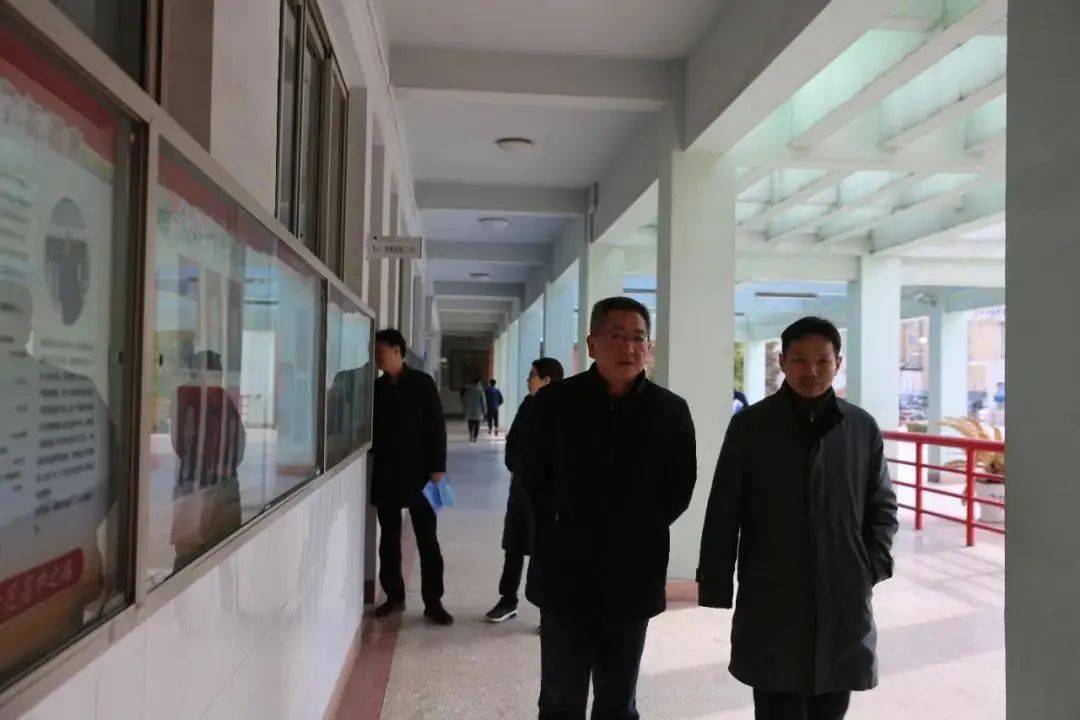 聚焦市教育局纪监组组长刘咏一行慰问邗江中学新疆班师生