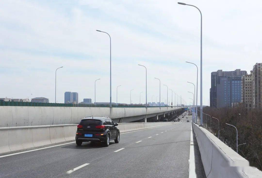 范公路段全貌(数字盐城2月9日讯)2月8日上午9点18分,随着黄海路高架跨