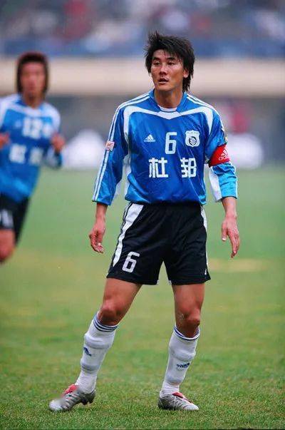 依仗于在俱乐部的优异发挥,年少成名,21岁便跻身国足的李明,一直是国