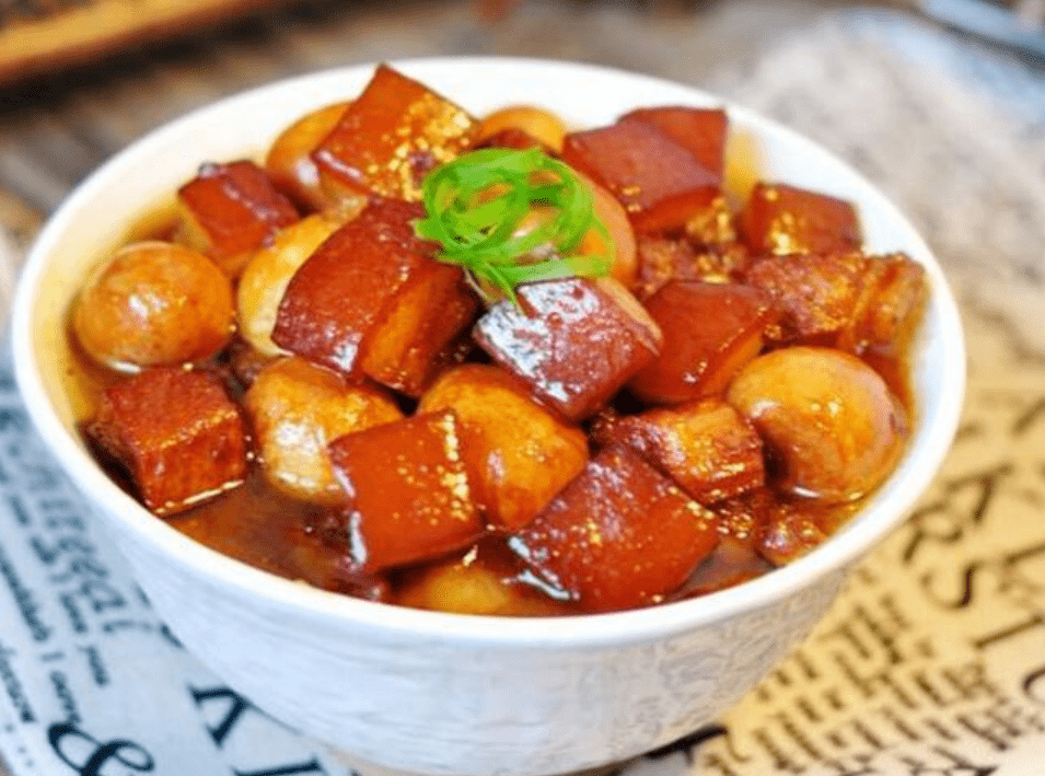 05正月初五香酥鸡,干锅五花肉,水煮鱼,香菇扒鸭条,豉汁蒸排骨,锅包肉