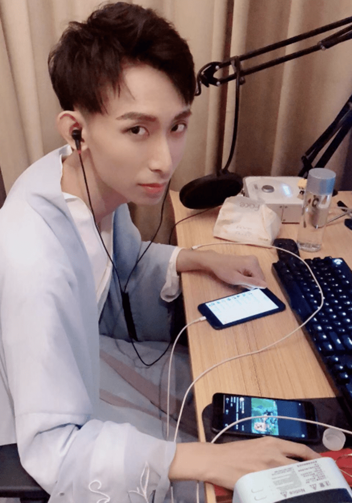 梦泪暴露ag的顶级配置,其实来俱乐部上班真的很幸福!_电竞