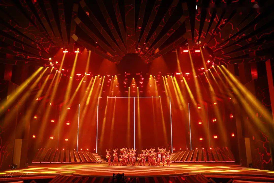 在历次福建春晚中首次全程启用4k超高清录制,后期全程采用4k编辑并