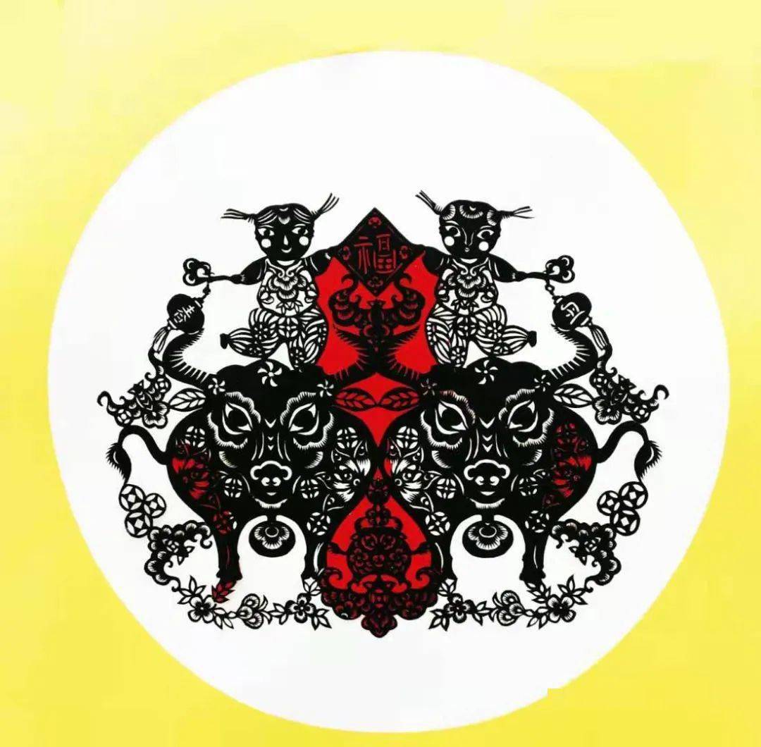 张吉蕊——《牛角勾福来》▲梅玉洁——《双牛送好运》▲王继红撕纸