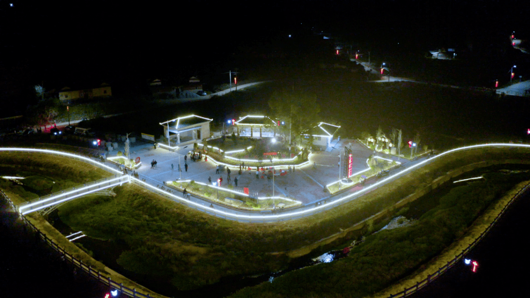 中原竹寨夜景图片