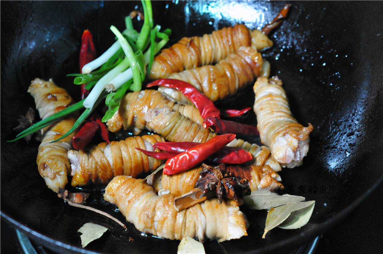 年夜饭大菜富贵缠丝肉酒店大厨的拿手菜果然牛上桌就秒光