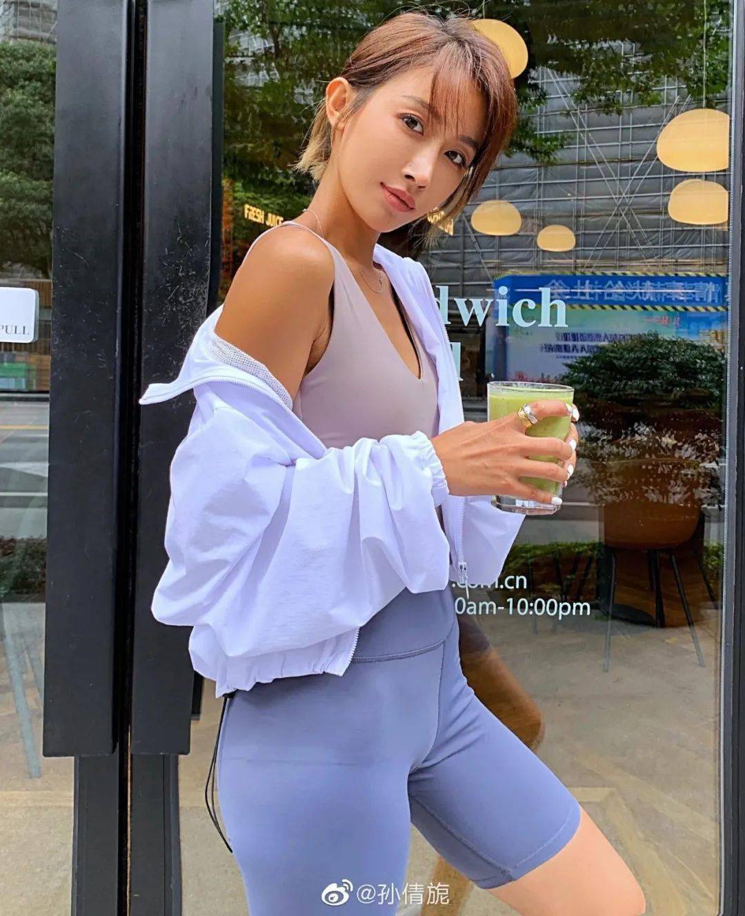 90后国产欧美风翘臀妹子麦色美肌辣到想带走