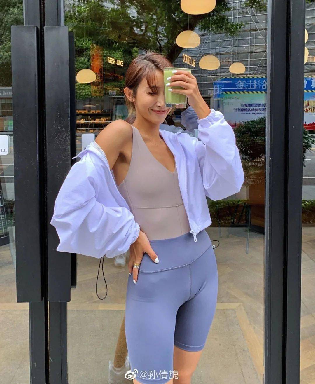 90后国产欧美风翘臀妹子麦色美肌辣到想带走