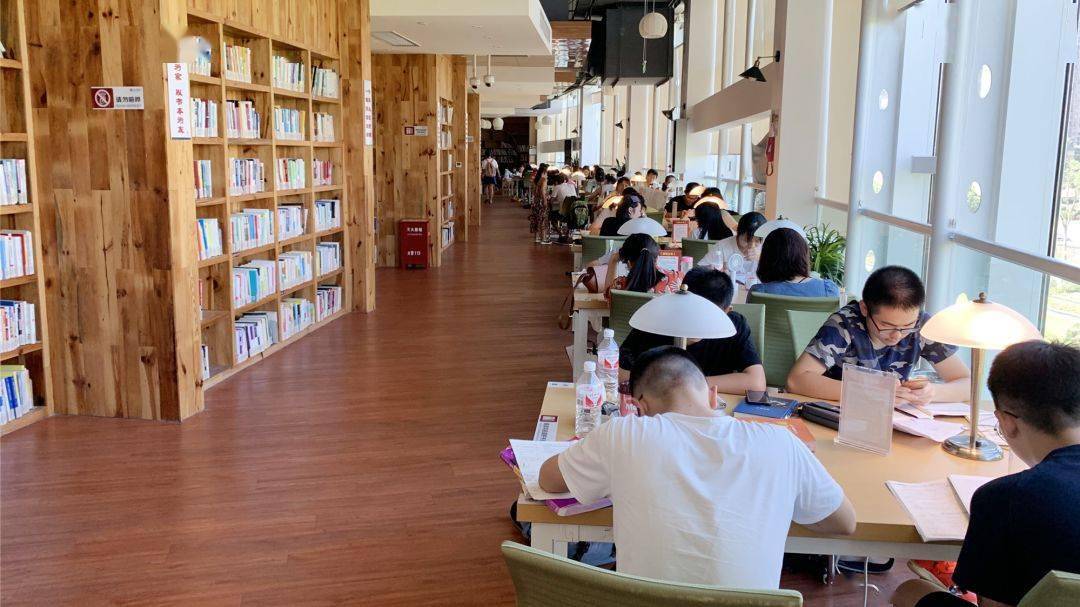 一,西施大剧院馆▽▽▽快点收好~"诸暨15家超具颜值的书房"小编给大家