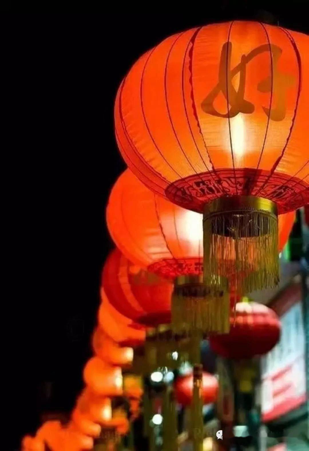 灯笼是中国乃至东方逢年过节不可或缺的节日元素 照明