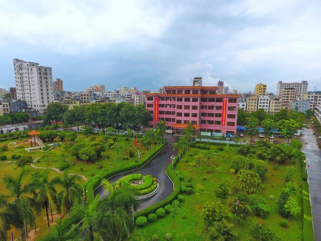 沙琅江城春意浓