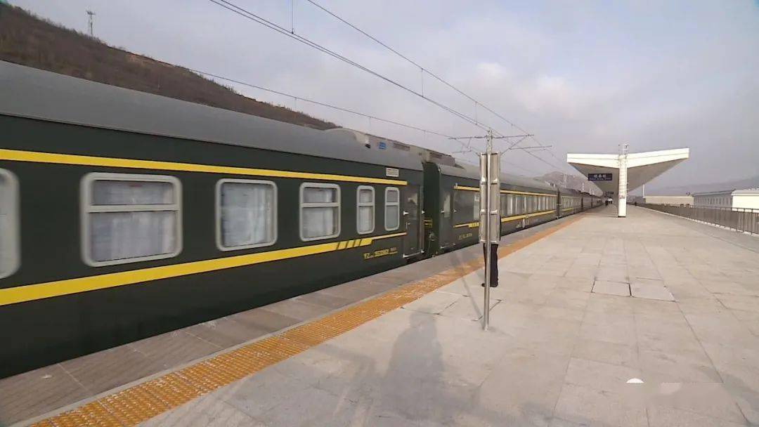 新春走基层岷县火车站坚守护航