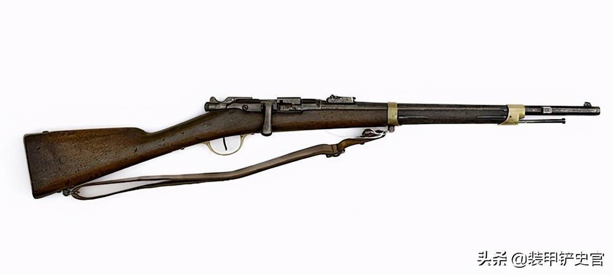 1886年,法军在装备具有里程碑意义的勒贝尔1886式步枪的同时,也为骑兵