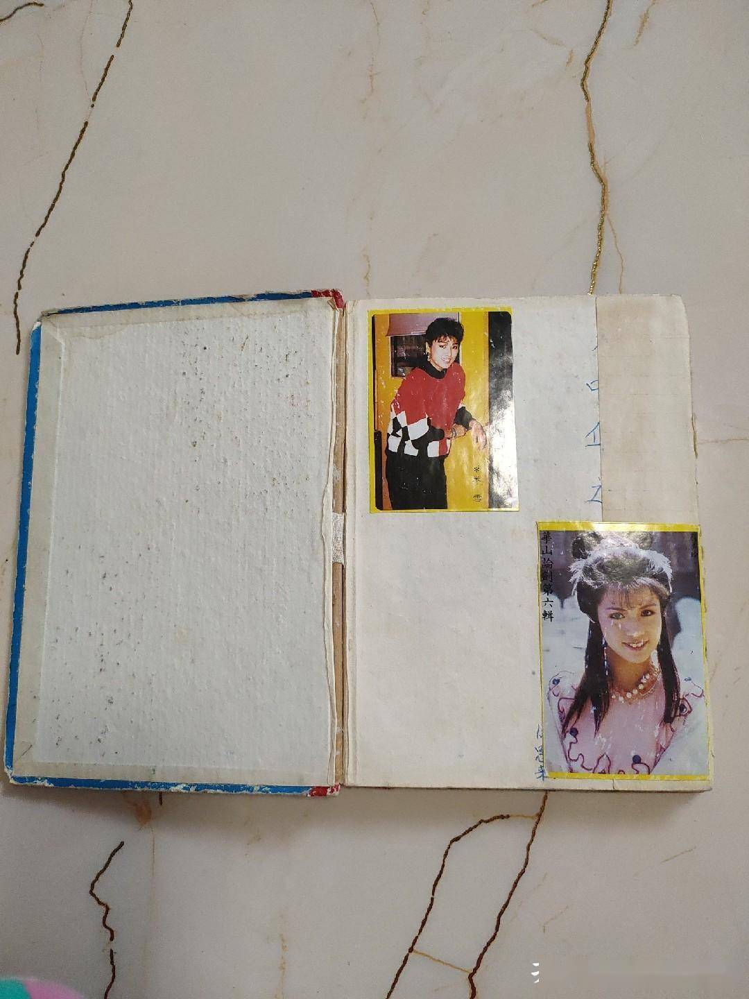 整理旧书 发现这本硬皮老日记本 书中满满都是回忆 傳奇