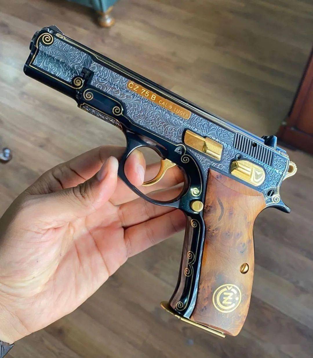 一枝独秀捷克cz家出的手枪美图欣赏