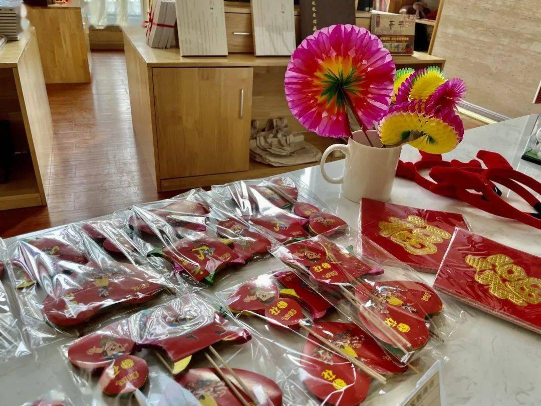 礼品,琅琊面塑十二生肖系列,沂蒙多彩剪纸,刘氏翻花……一件件有临沂