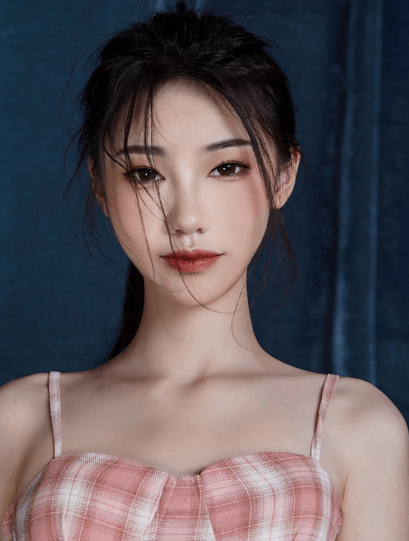 默契交锋褒贬不一引热议,最美女法王良心点评,说出亿万玩家心声