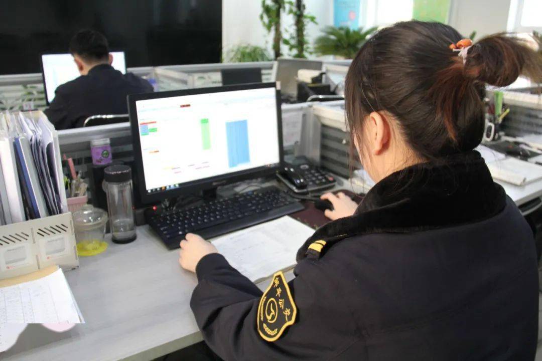 春节我在岗|精准调度 智能遥控 看公交车的"指挥家"