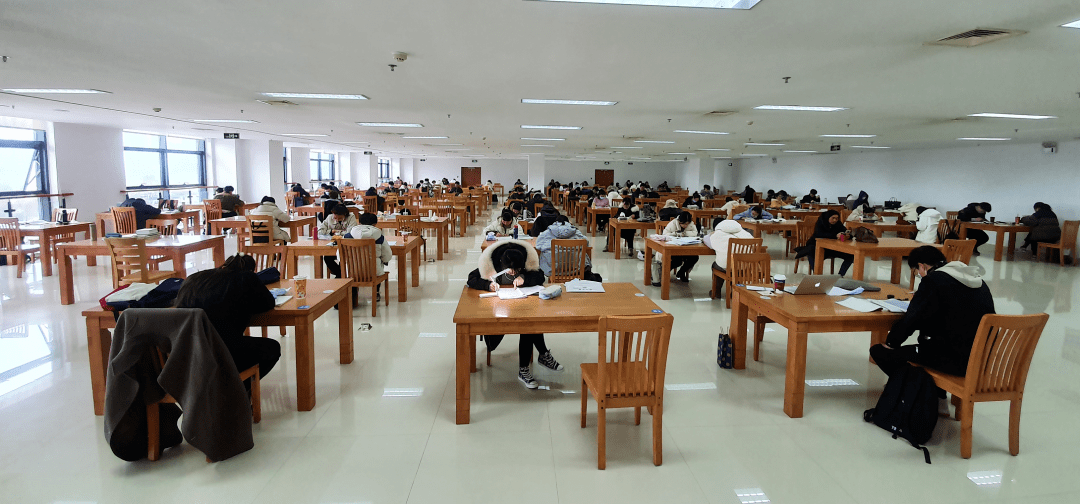 读者说留盐过年这里就是大本营盐城市图书馆春节不打烊