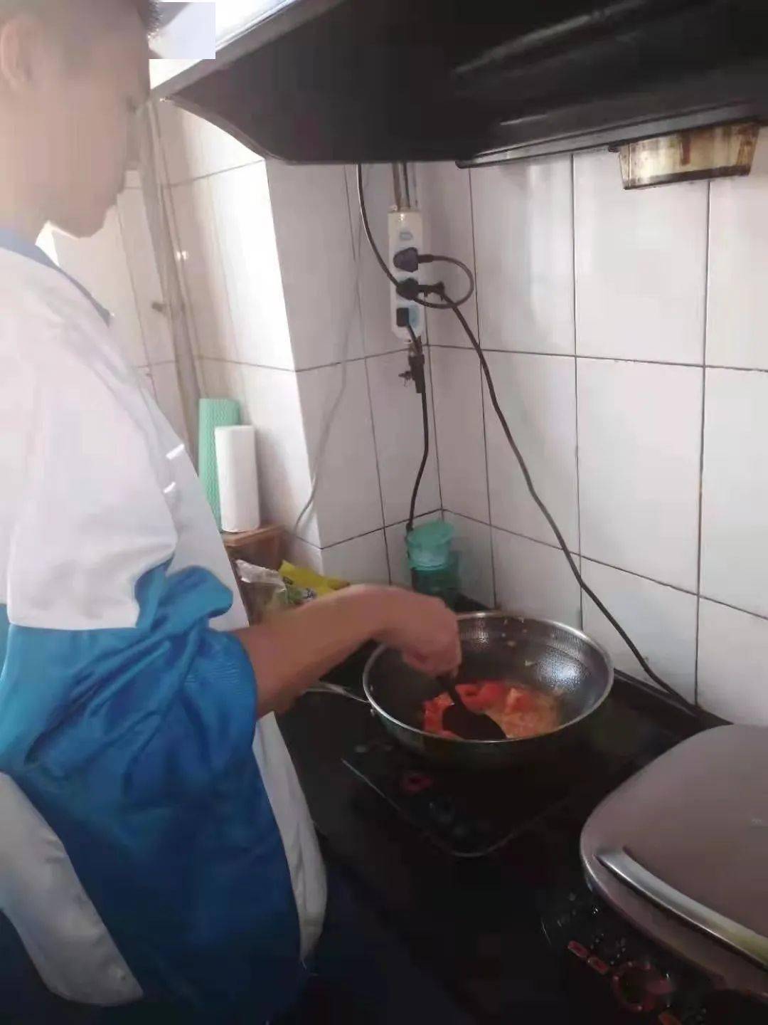 如何在家里做一个电击器 5ad8e575b6f146a5b611aed5ed1a8216.jpeg