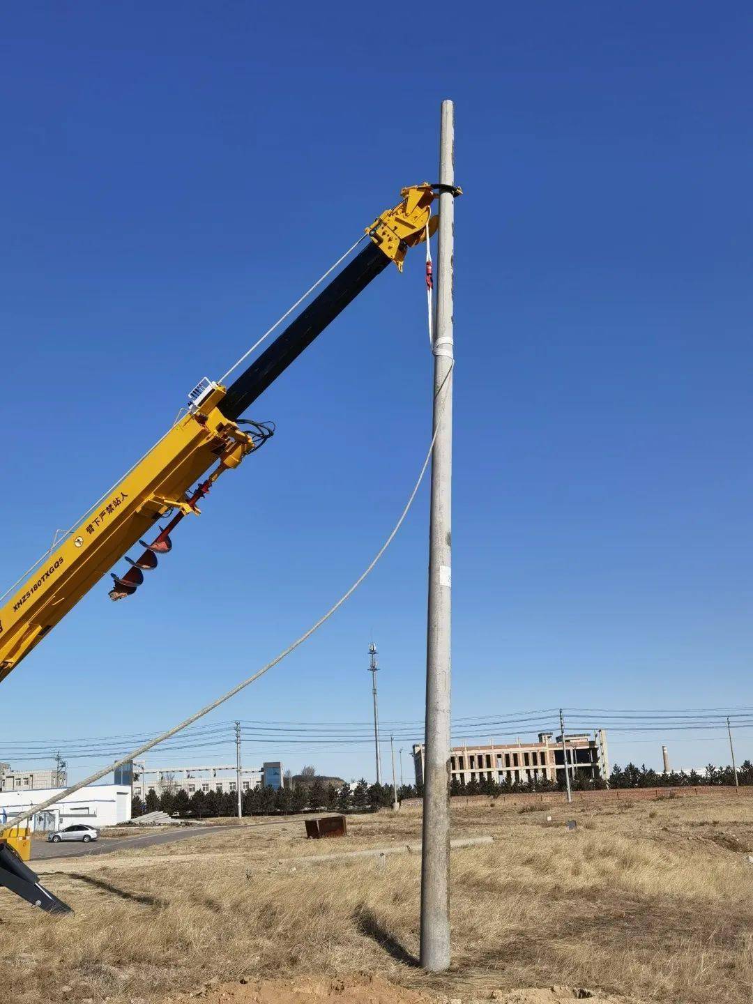 首秀多功能立杆车的保电实战