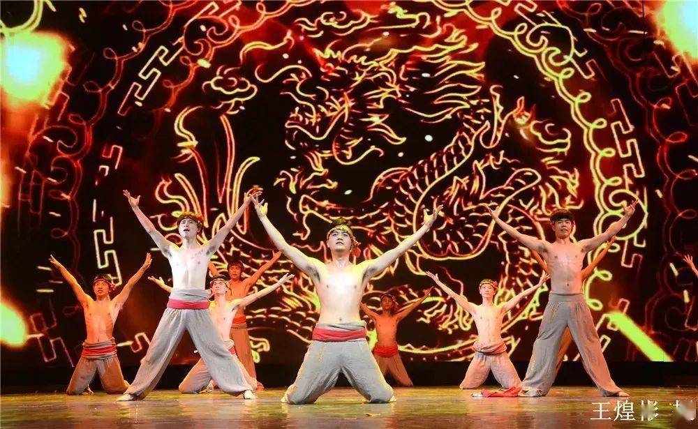 跟着轻工集五福闽南神韵福戏到福到好运到