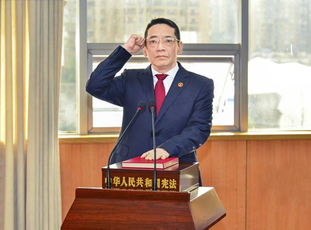 严卫东同志任达州市人民政府副市长,代理市长