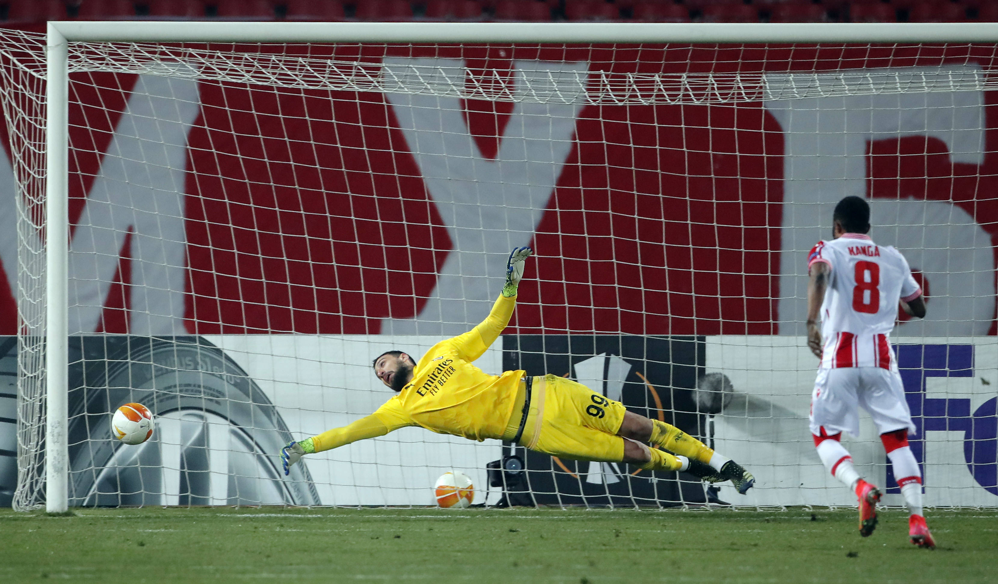 足球——欧罗巴联赛:贝尔格莱德红星平ac米兰