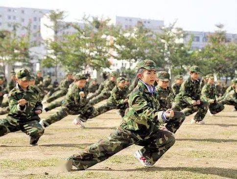 下週二學習的擒敵拳是我軍武警作戰訓練拳法習武教的不是讓他打人而是