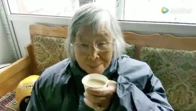 多大年龄叫老太太 adb275ba173c4fd5a58f5dee11a4248b.jpeg