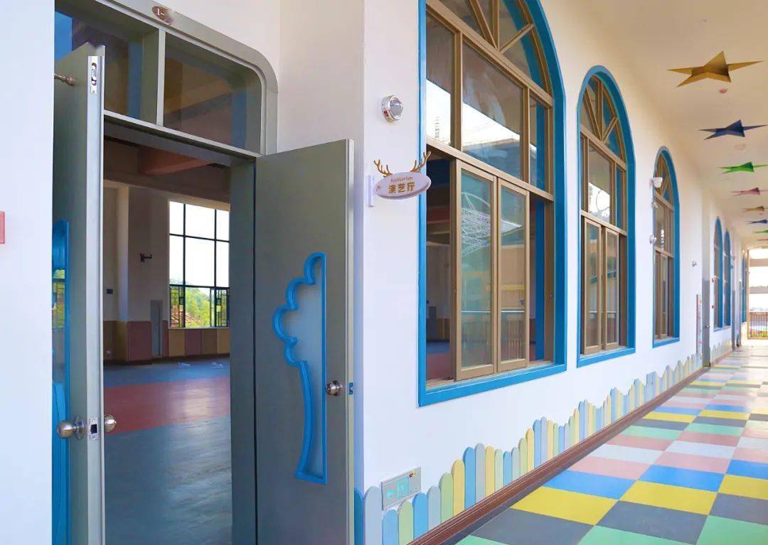 【凤凰花开满园春】黄冈牛剑娃:春天里,深处行;秋天里,高处见