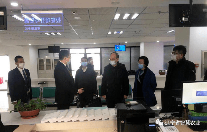 省农业农村厅党组书记厅长陈健到窗口调研指导行政审批服务工作