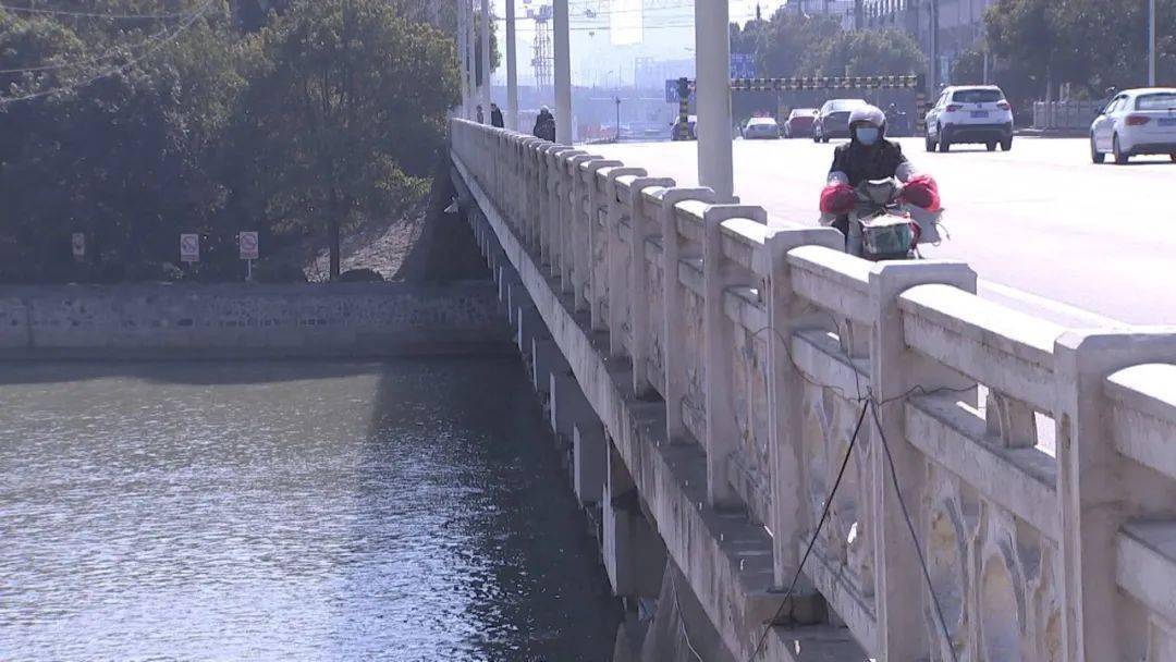 西北方向最为繁忙的道路之一位于这条路上的节制闸桥在南通人的心目中