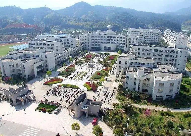 代言中量大感恩母校行遇见浙江省庆元中学