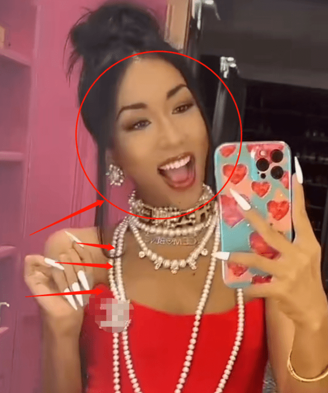 吉克隽逸晒自拍被指炫富手戴5颗宝石戒指不算啥豪华衣帽间我才看愣了