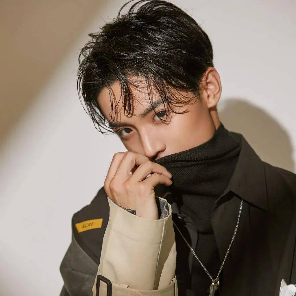 微信头像周峻纬