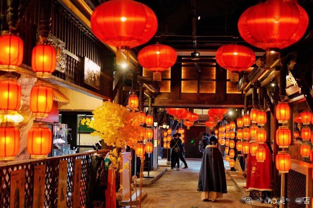 吸入最后一口年味除了吃元宵成都这几处国风打卡地赏灯拍照绝佳