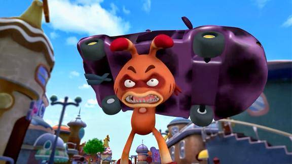 熊仔:这个垃圾怪长得不大,力气却不小,还能举起一台车