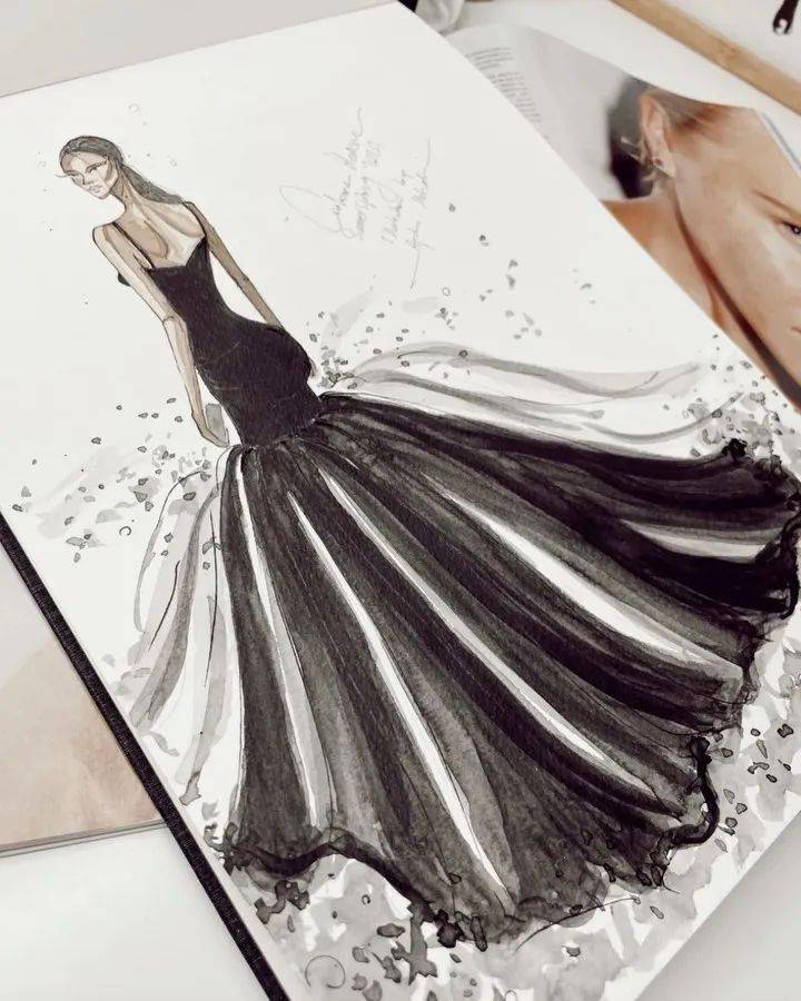 服装设计手绘稿看看设计师怎么画的